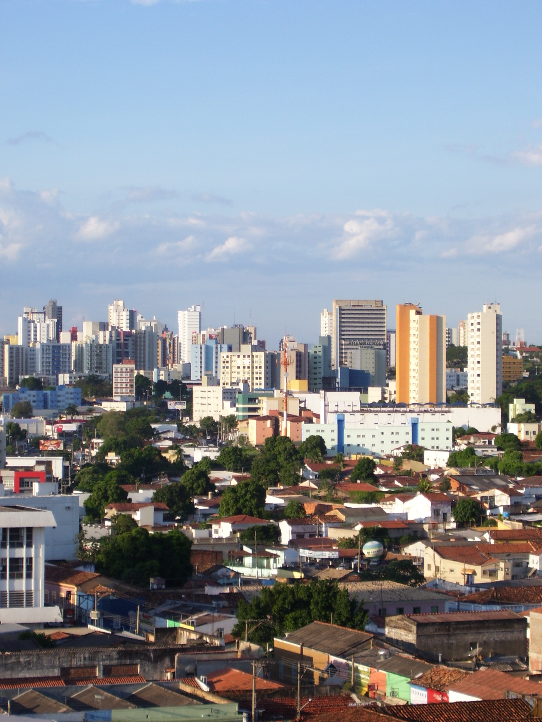 Vista urbana de Cuiabá, sede do TCE-MT
